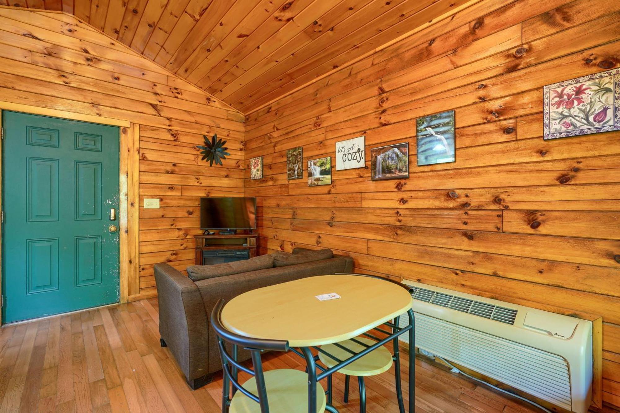 Blue Rose Cabins - Cozy Cabin Logan Eksteriør billede